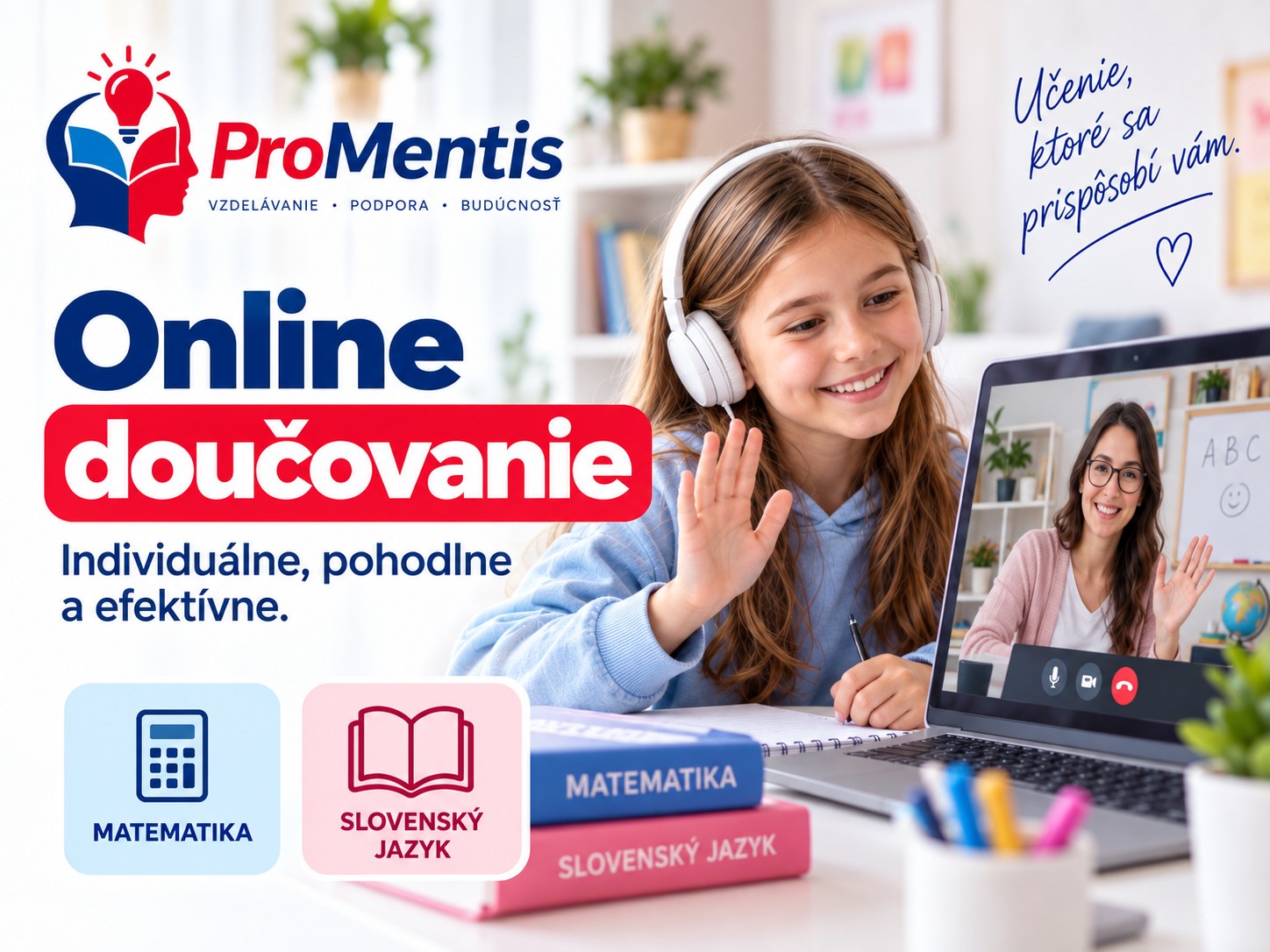 Usmievavé dievča s ružovými slúchadlami píše pri notebooku, online doučovanie s lektorkou na obrazovke.